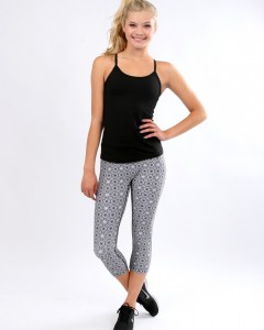 prism-sport-medallion-print-capri